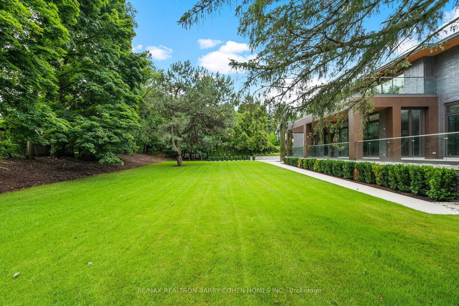 103 Old Colony Rd, Toronto — 31