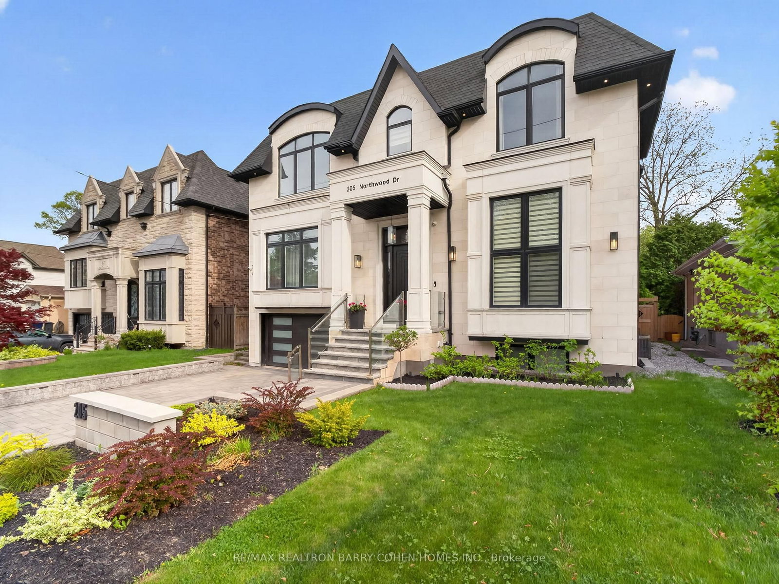 205 Northwood Dr, Toronto — 2