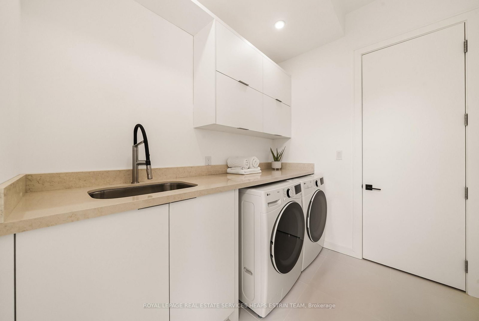 7 Lumley Ave, Toronto — 36