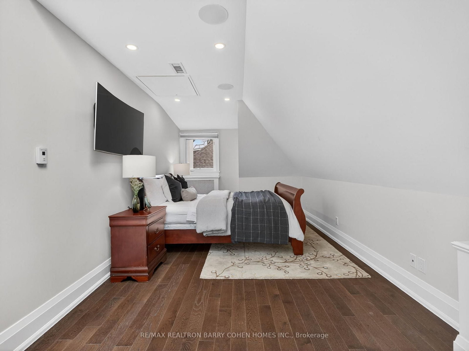 11 Ormsby Cres, Toronto — 35