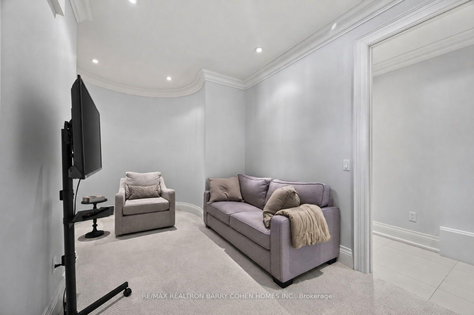 100 Munro Blvd, Toronto — 31