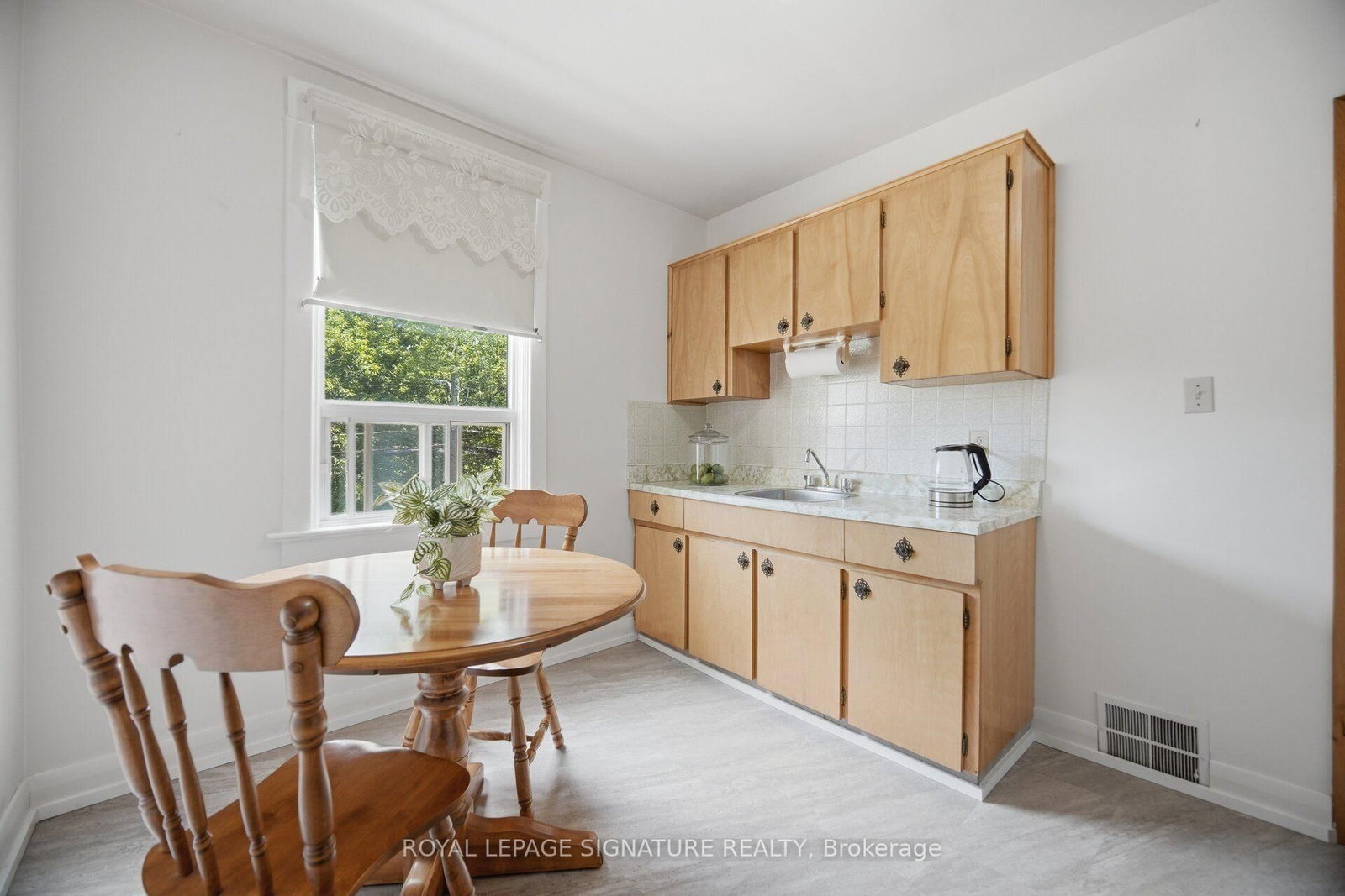 43 Marchmount Rd, Toronto — 24