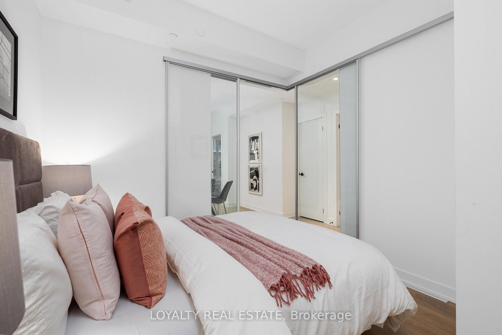 211-117 Broadway Ave, Toronto — 18