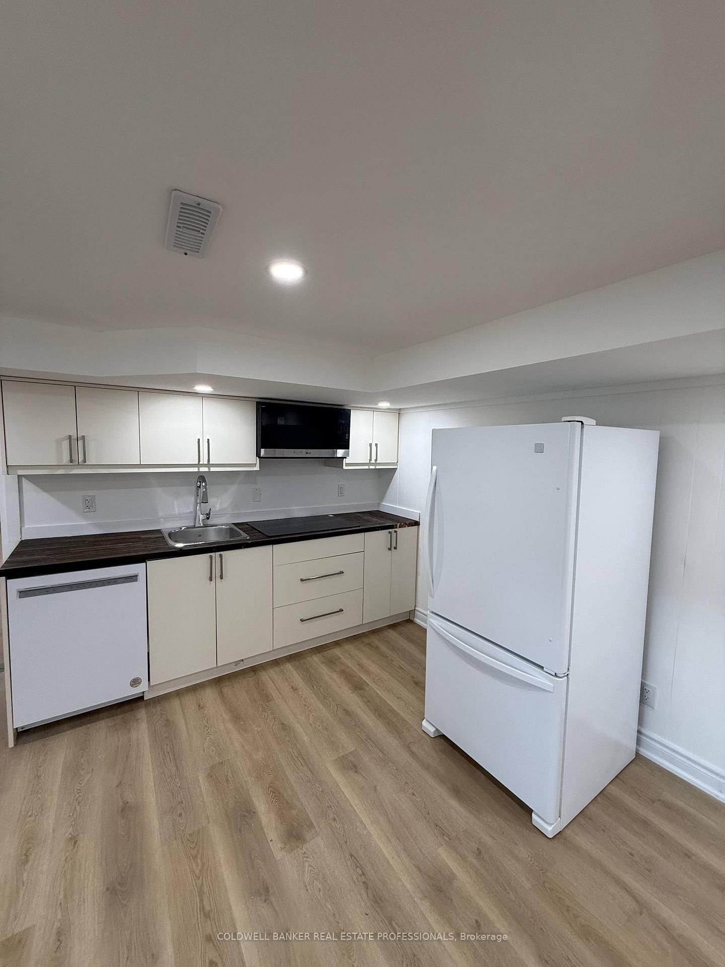 Basement A-232 Newton Dr, Toronto — 7