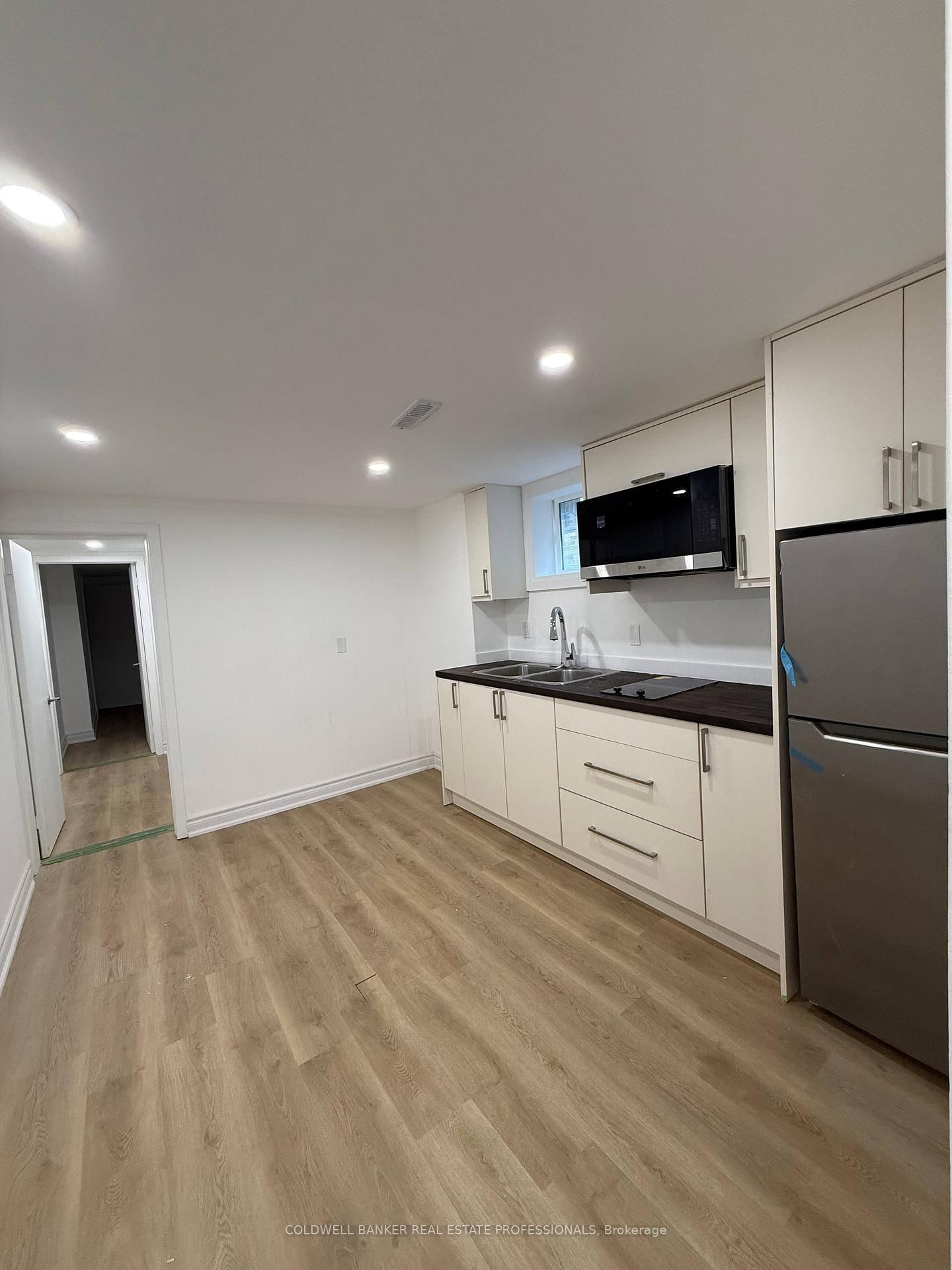 Basement B-232 Newton Dr, Toronto — 6