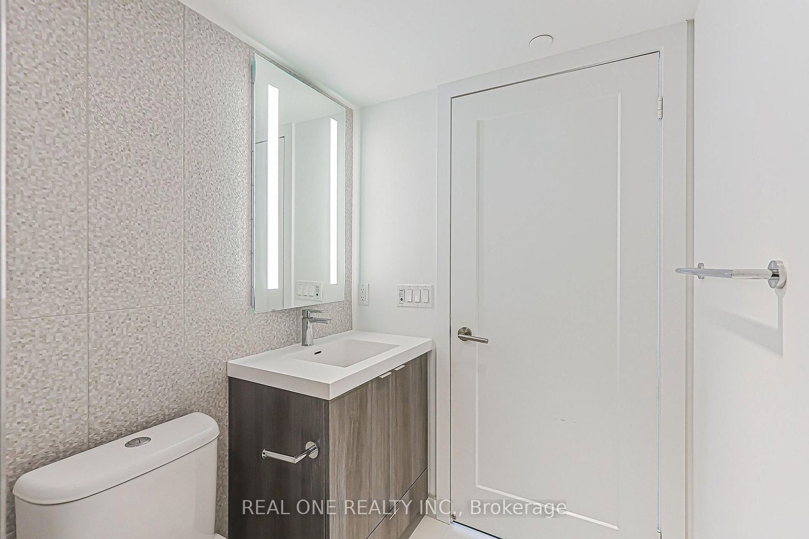 821-585 Bloor St, Toronto — 27