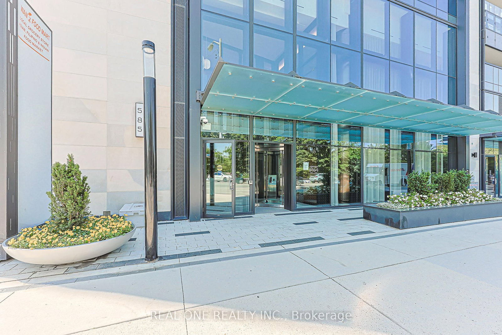 821-585 Bloor St, Toronto — 3