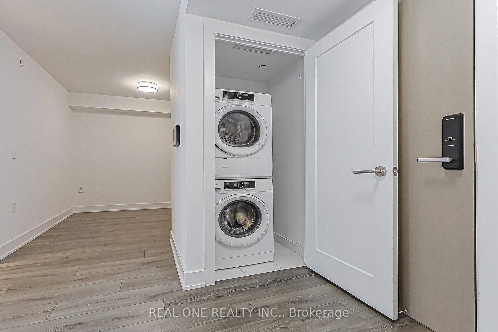 821-585 Bloor St, Toronto — 32