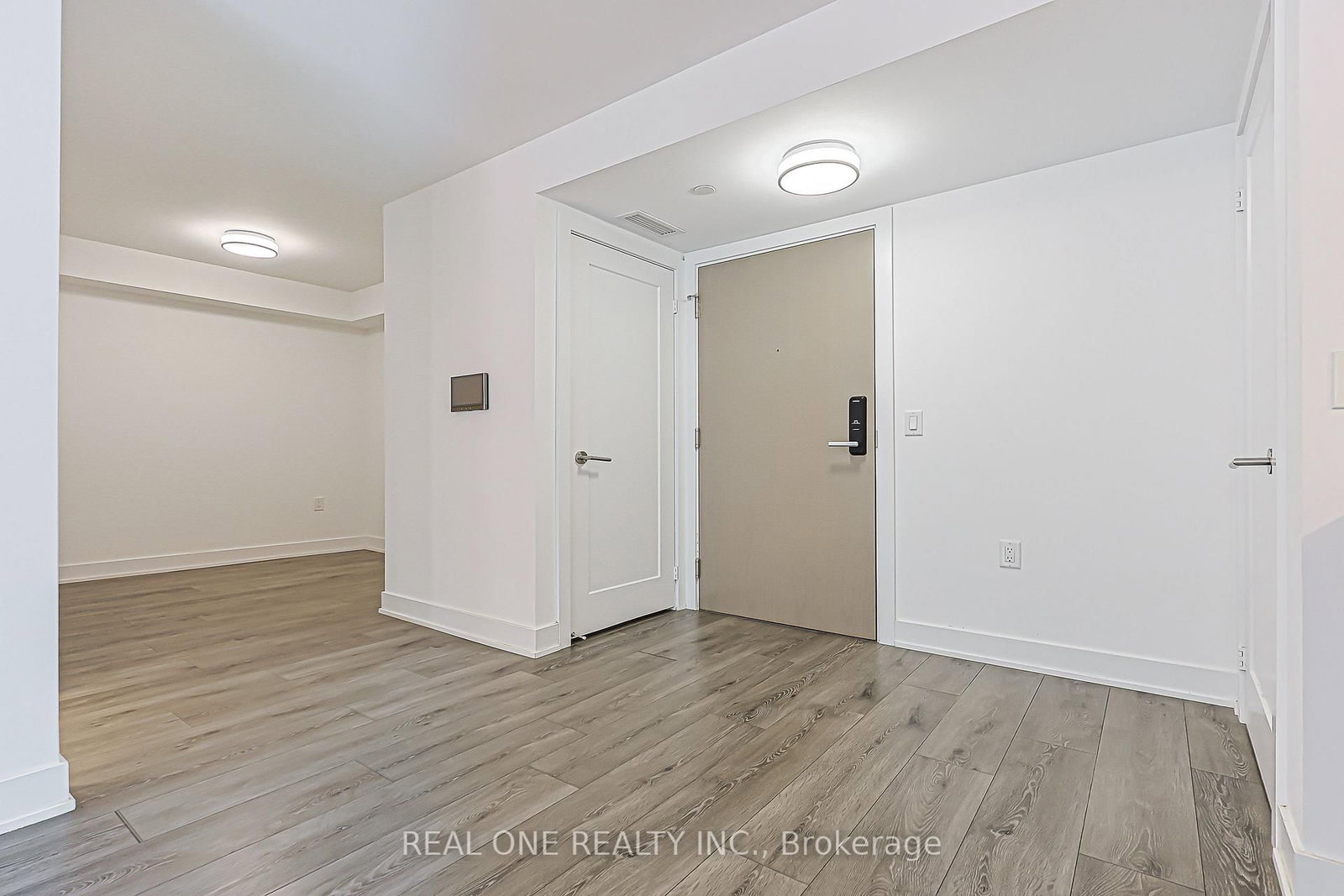 821-585 Bloor St, Toronto — 9