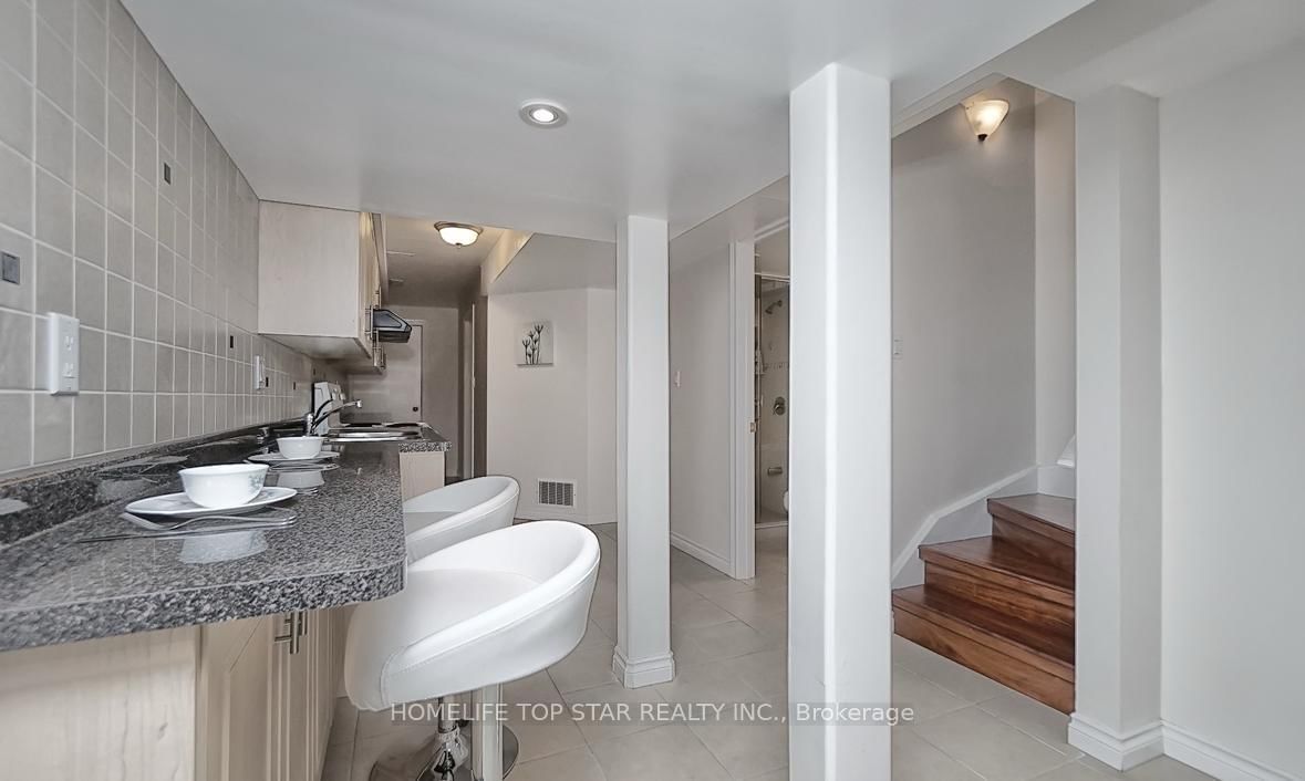 48 Dairy Dr, Toronto — 7