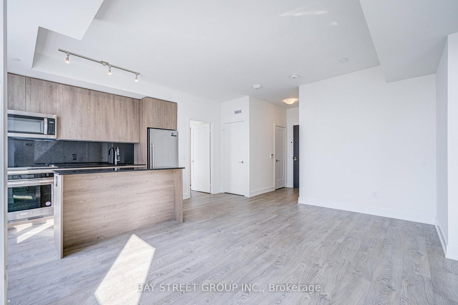 4032-5 Mabelle Ave, Toronto — 21