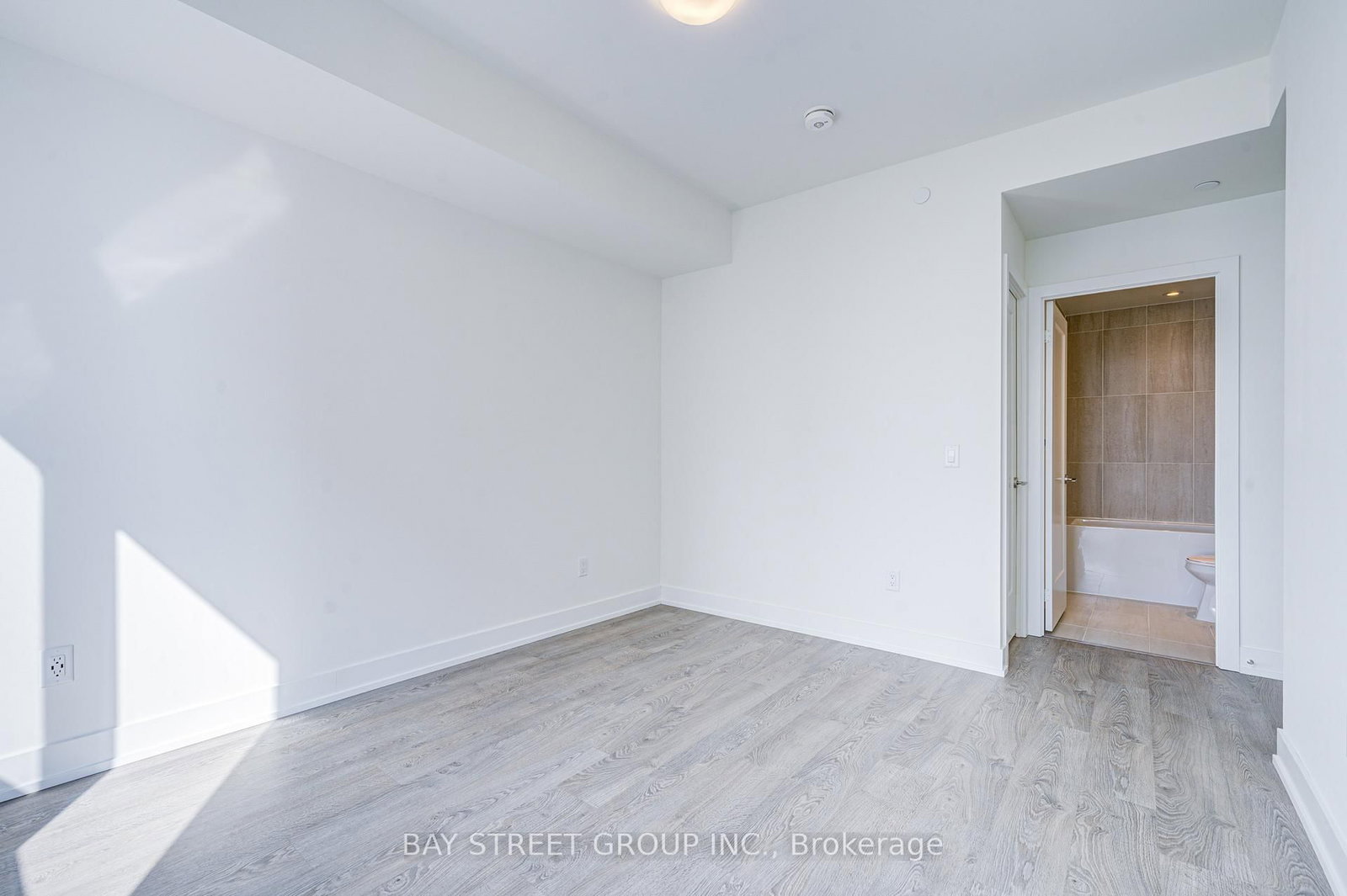 4032-5 Mabelle Ave, Toronto — 26