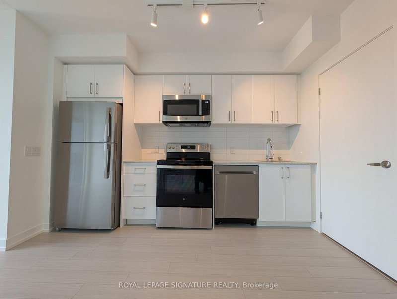 1320 - 4010 Eglinton Ave - Photo 2