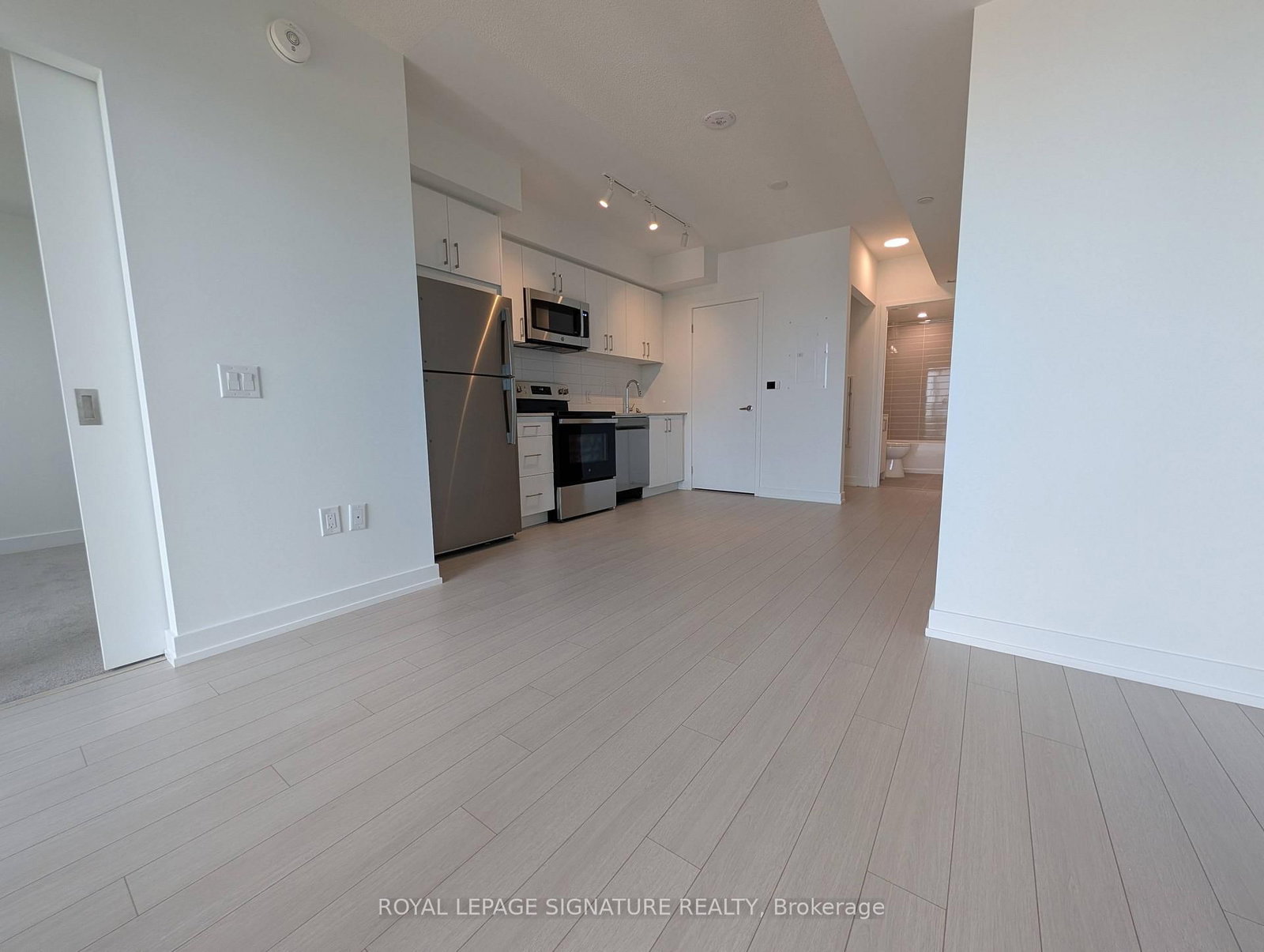1320-4010 Eglinton Ave, Toronto — 4