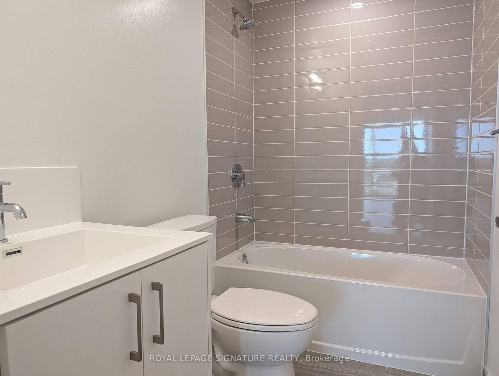 1320-4010 Eglinton Ave, Toronto — 6