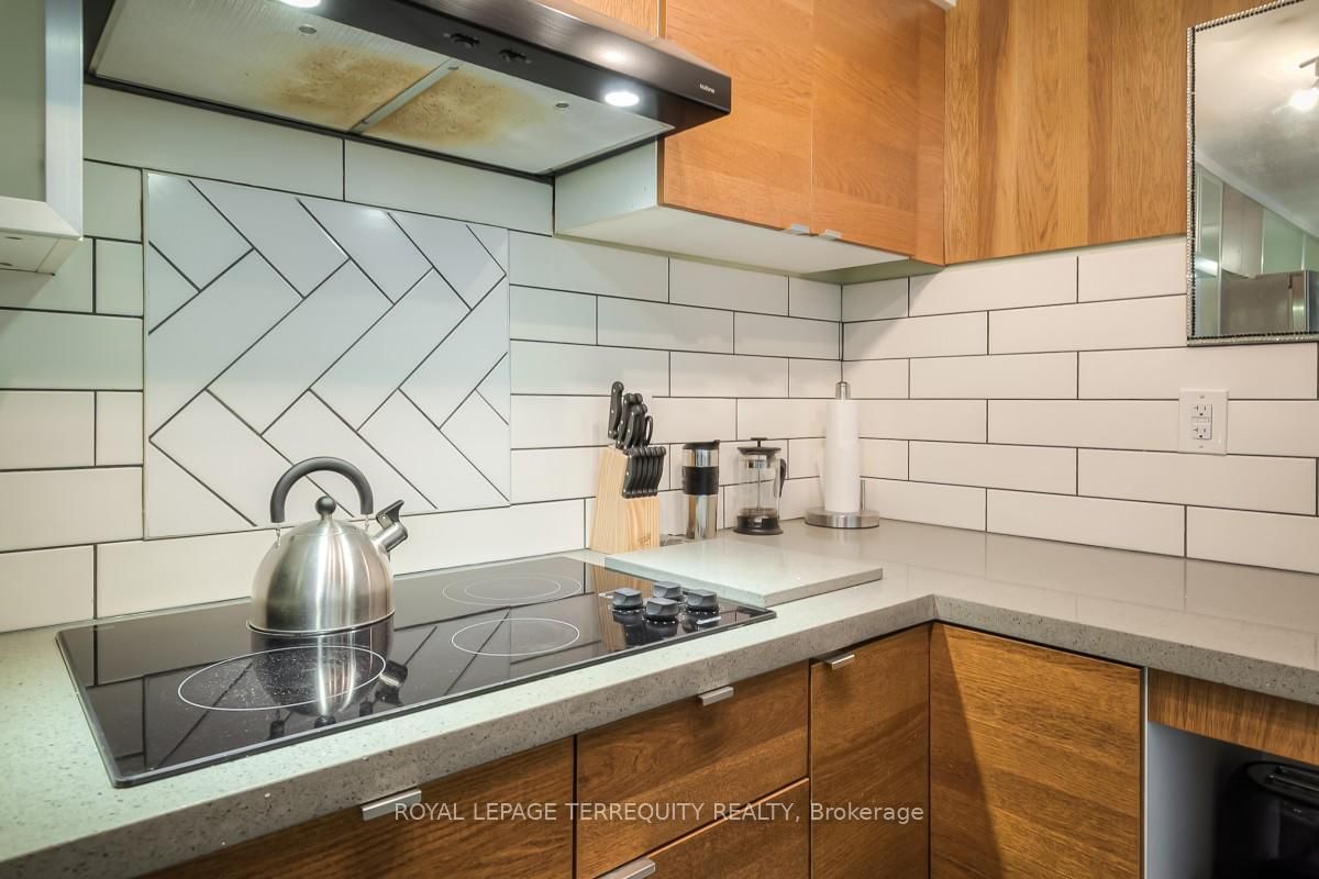 BSMT-26A Scarlett Rd, Toronto — 10