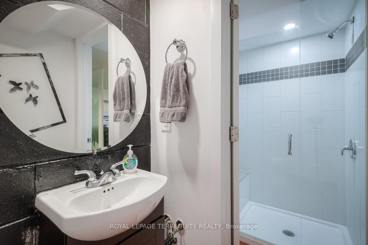 BSMT-26A Scarlett Rd, Toronto — 16
