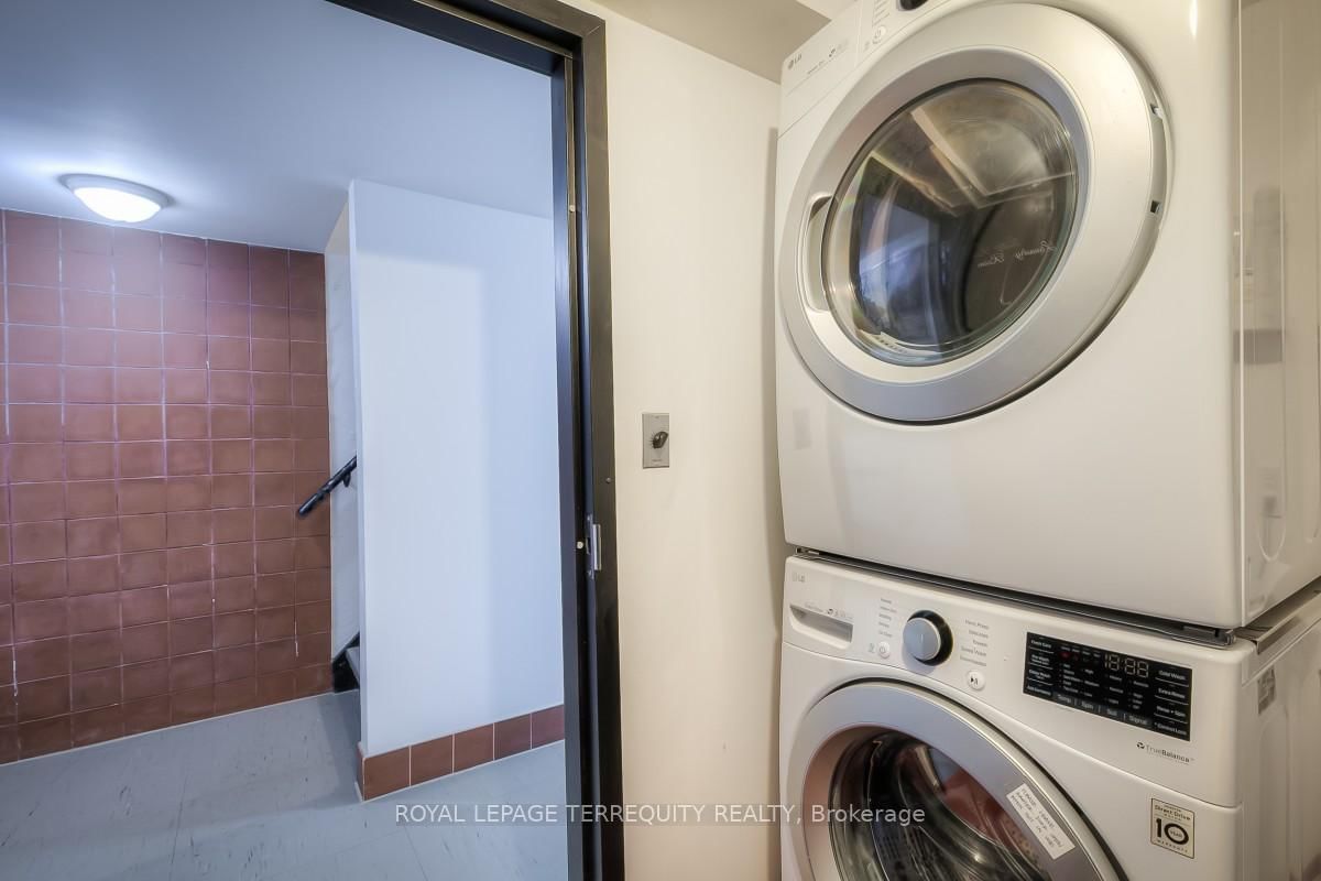 BSMT-26A Scarlett Rd, Toronto — 17