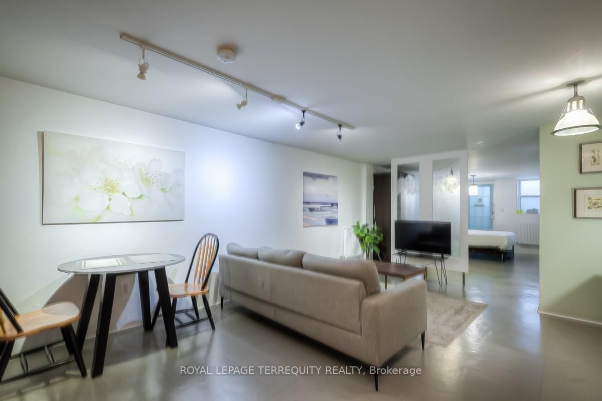 BSMT-26A Scarlett Rd, Toronto — 3