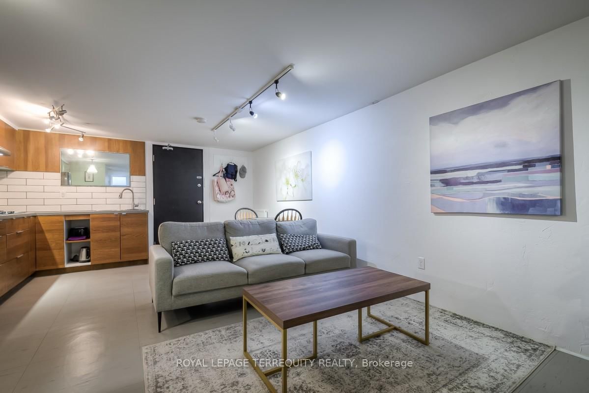 BSMT-26A Scarlett Rd, Toronto — 6