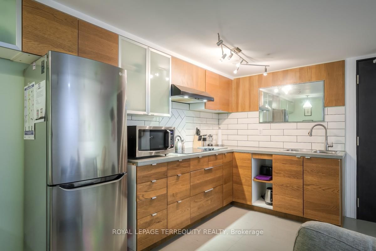 BSMT-26A Scarlett Rd, Toronto — 8